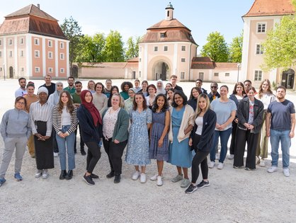 50 Auszubildende aus 15 Nationen haben im April ihre Pflegeausbildung am Universitätsklinikum Ulm begonnen.